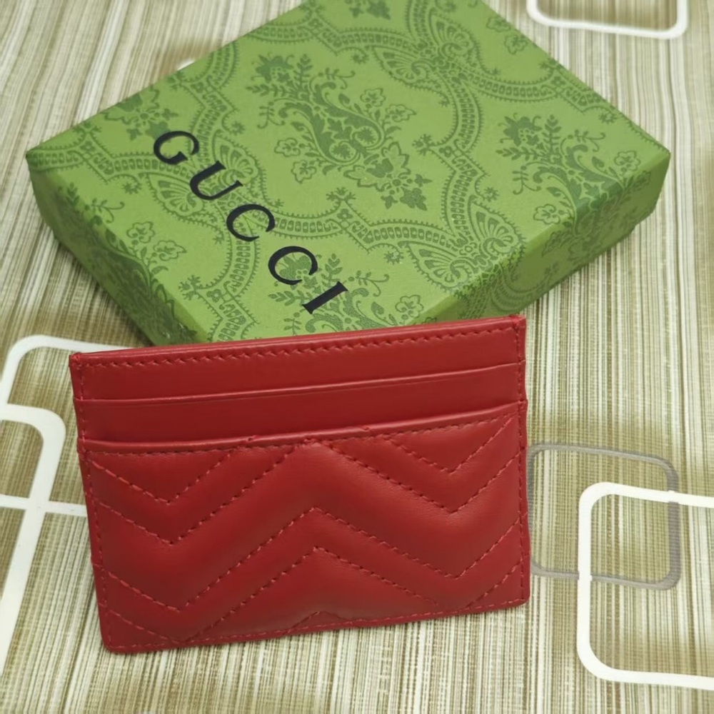 Gucci Red Quilted Card Holder - Picture 3 of 4